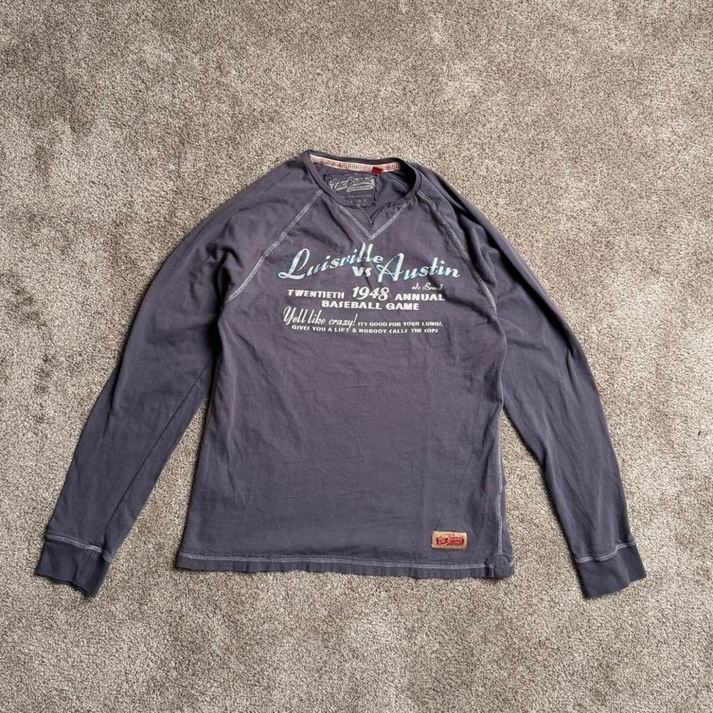 EDC‎ BRAND "LUISVILLE VS AUSTIN" COVER-STITCH LONG SLEEVE